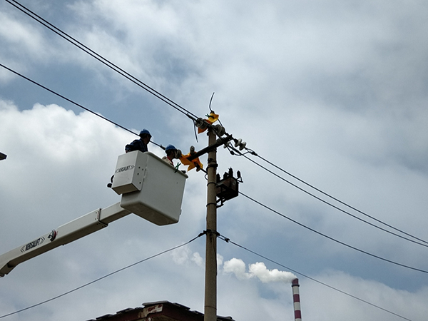 带电作业车租赁费用